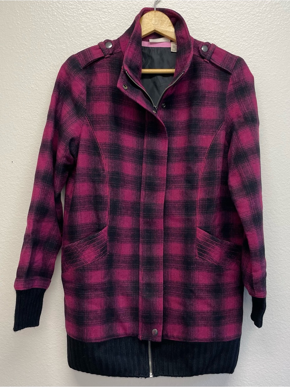 DKNY Jeans Size Medium Wool Blend Pink Black Plaid Coat Jacket Utility Grunge